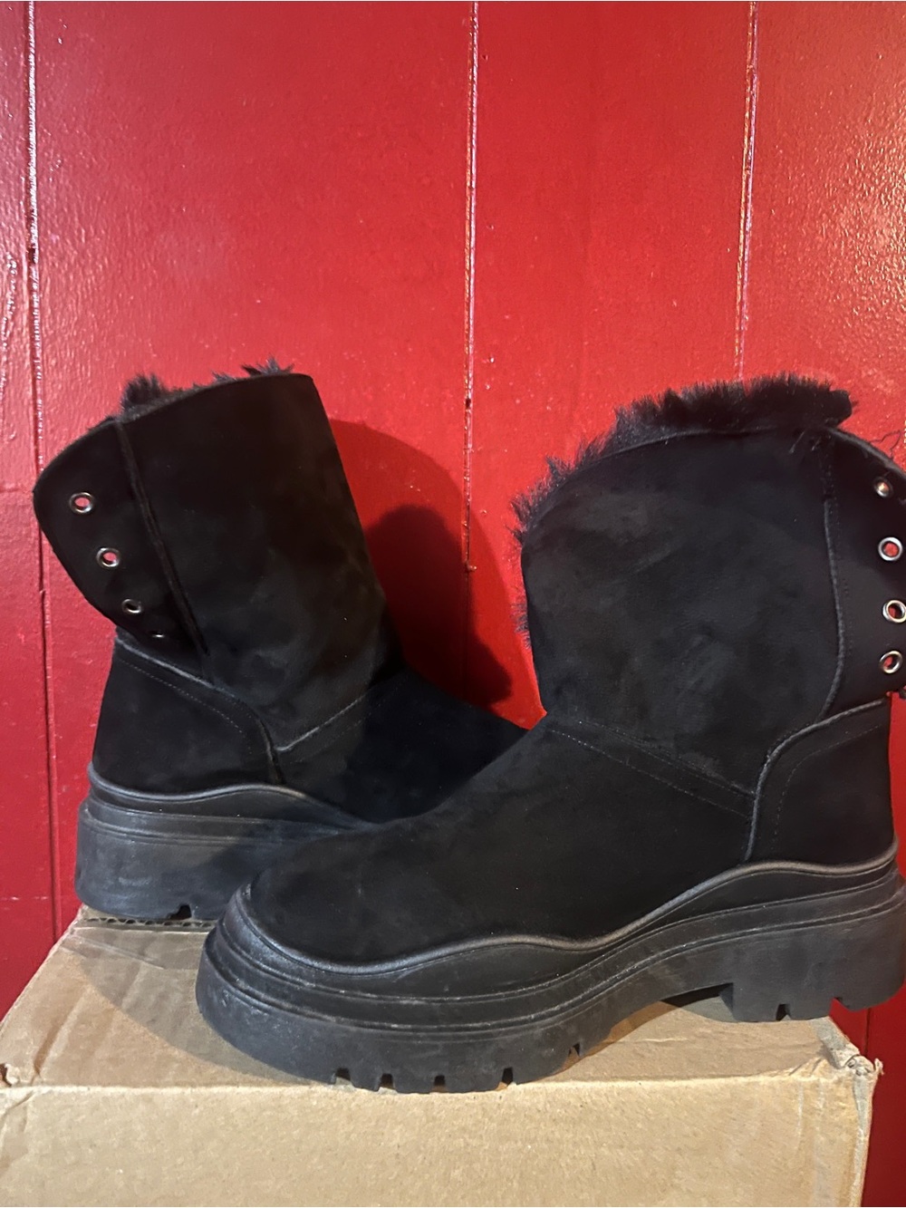 Women's Black Faux-Shearling Platform Ankle Boots - Winter Ready